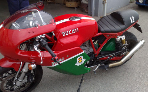 Tapizar Moto Ducati